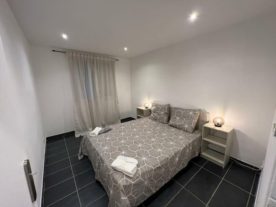Grand Appartement Climatise Et Fonctionnel Marseille Exterior photo